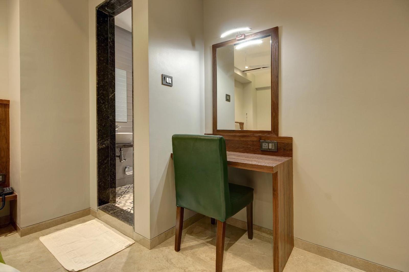 Magnus Fortune House Business Hotel , Magarpatta Mundhwa Exterior foto