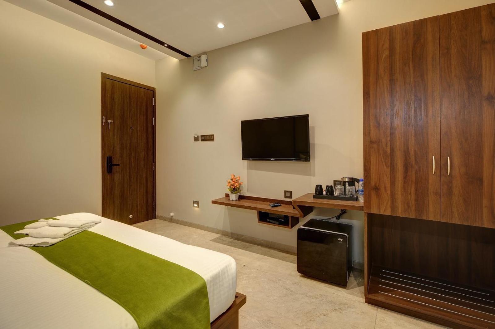 Magnus Fortune House Business Hotel , Magarpatta Mundhwa Exterior foto