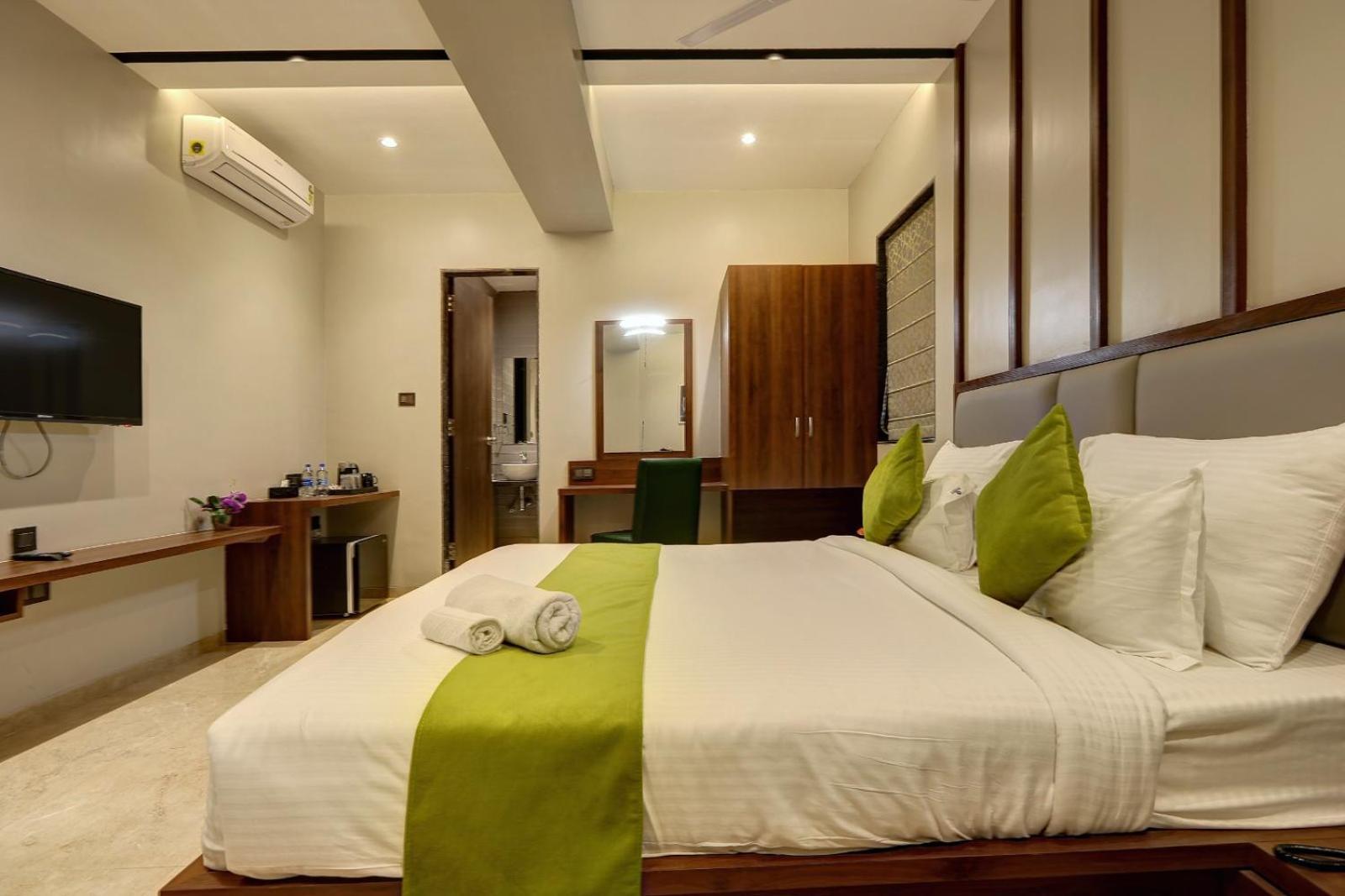 Magnus Fortune House Business Hotel , Magarpatta Mundhwa Exterior foto